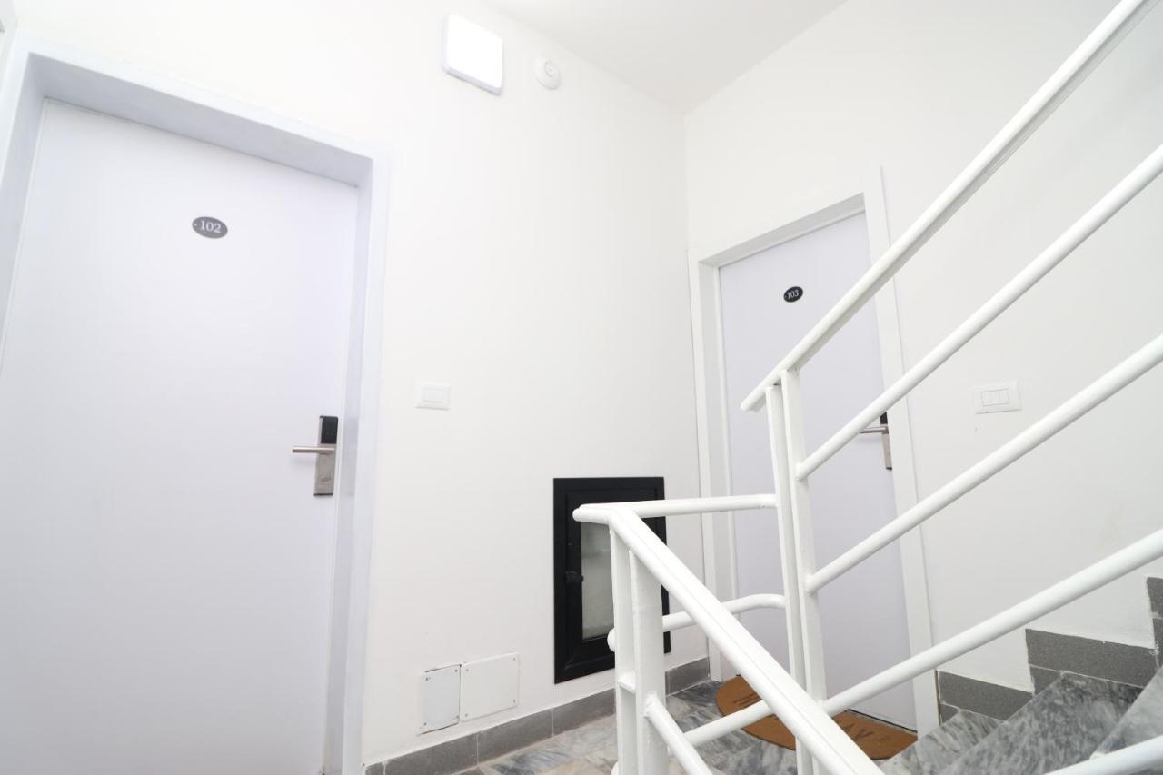 Heming-Way Hotel Durres Exterior photo