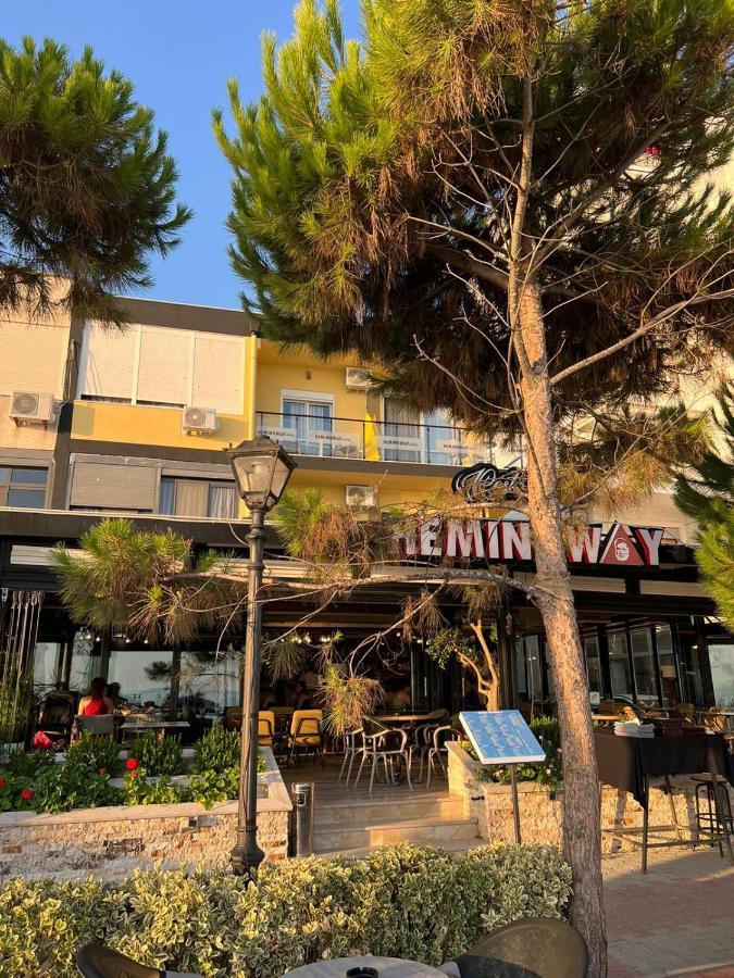Heming-Way Hotel Durres Exterior photo